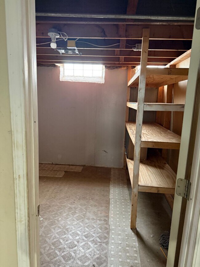 Building Photo - 4583 E 13 Mile Rd