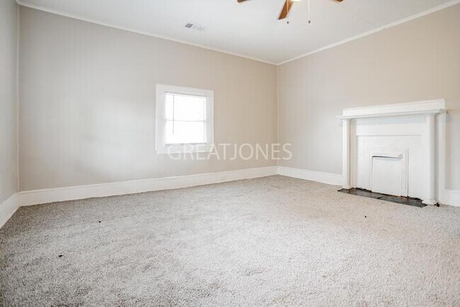 Building Photo - 4310 3rd Ave