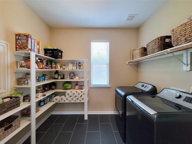 Building Photo - 17110 Tupelo Garden Cir