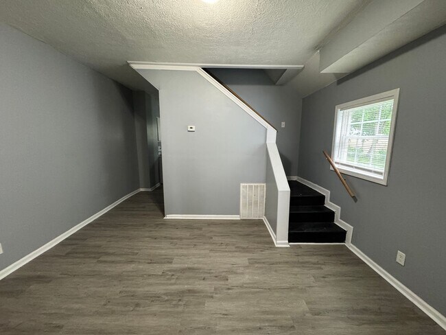 Building Photo - 953-955 N Tuxedo St