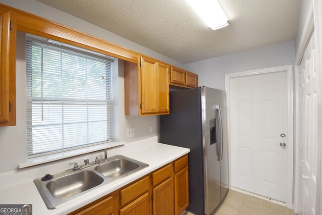 Building Photo - 402 Sherrels Ford