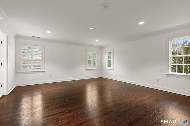 Building Photo - 93 Mansfield Ave