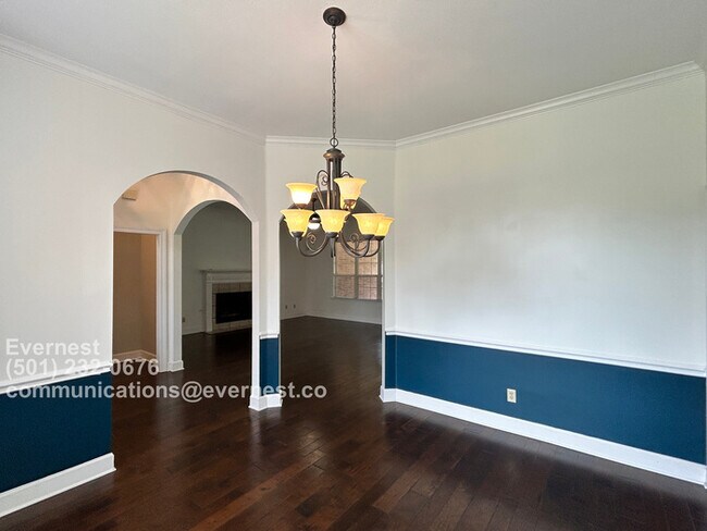 Building Photo - 9501 William Little Dr