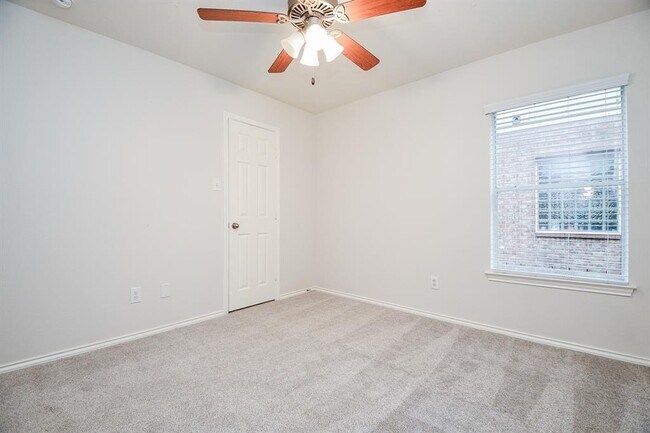 Building Photo - 21126 N Yellow Bud Ct