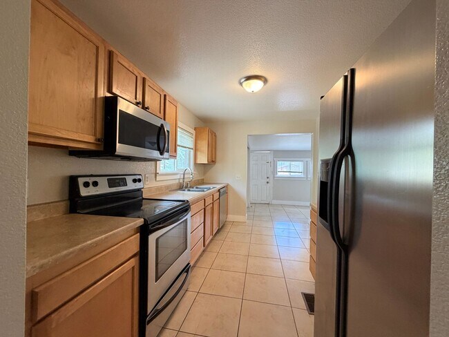 Building Photo - 1266 Osceola St