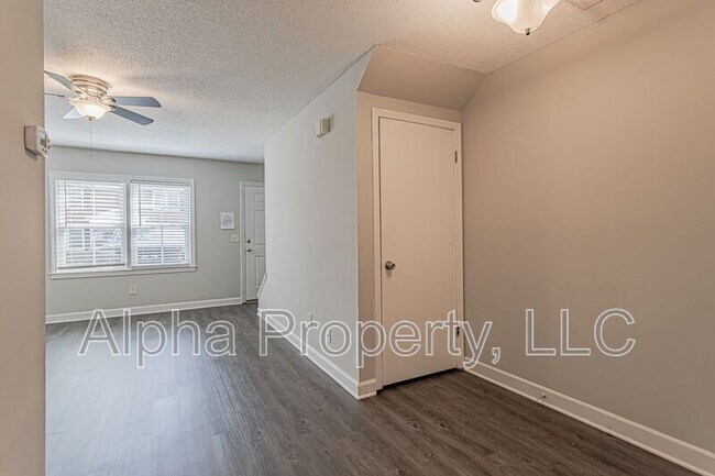 Building Photo - 501 Edwards Rd