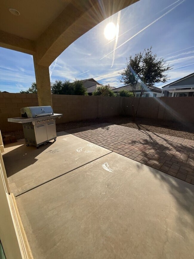 Building Photo - 10155 E Naranja Ave