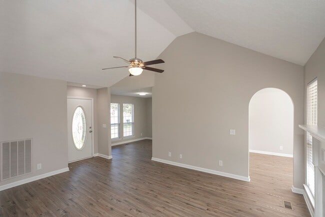 Building Photo - 112 Heritage Dr