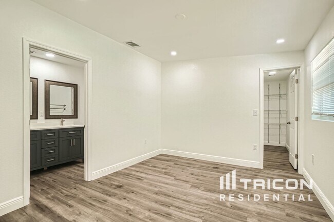 Building Photo - 2625 Nova Dr