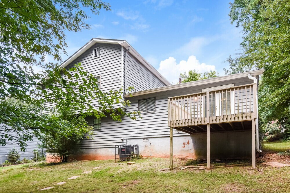 Building Photo - 1009 Hicksmil Dr SW