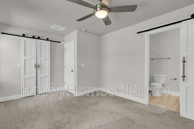 Building Photo - 523 Green Fern Dr
