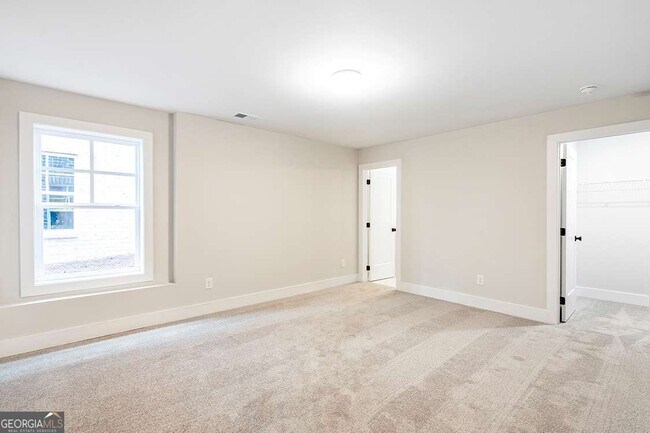 Building Photo - 152 Palm St