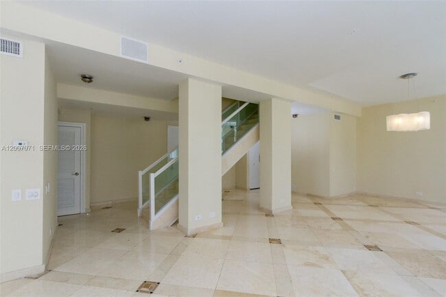 Building Photo - 888 Brickell Key Dr