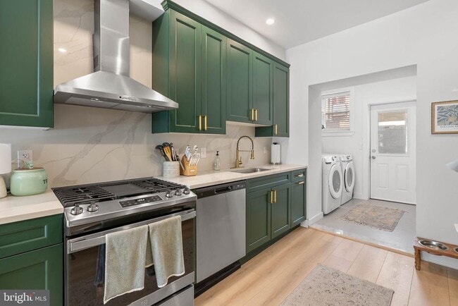 Building Photo - 1743 McClellan St