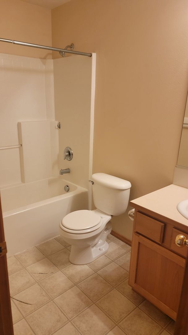 Building Photo - Great 3-bedroom Home In The Valley On Cul-...
