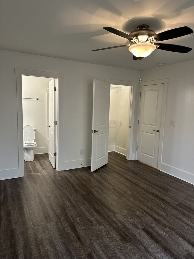 Building Photo - 95 Valley Dr