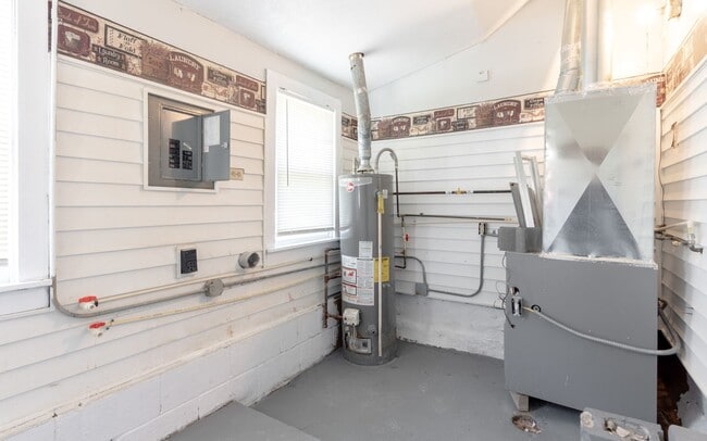 Building Photo - Charming 2-Bedroom Property in Prime Location