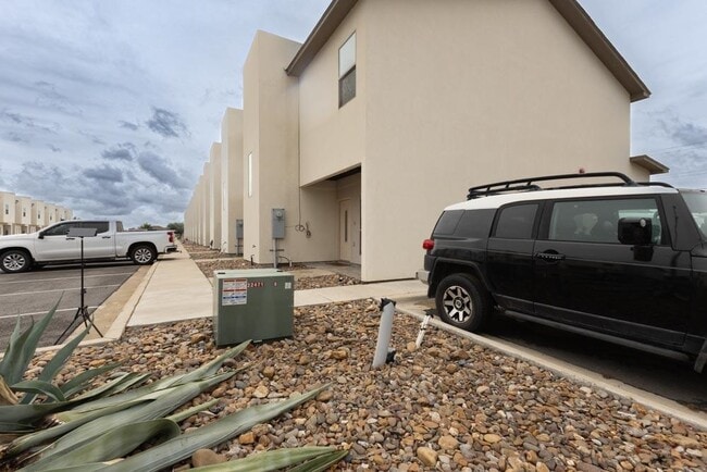 Building Photo - 4101 Blue Quail Rd