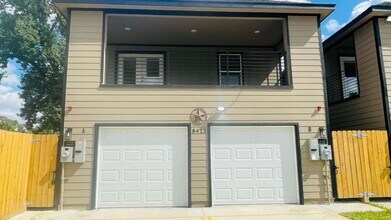 Building Photo - ? Brand-New Unit – 3 Bedrooms, 2.5 Bathroo...