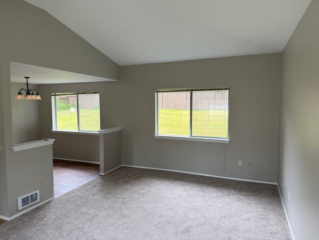 Building Photo - 4 Bedroom 2.5 Bath. Cul-de-Sac Home. New P...