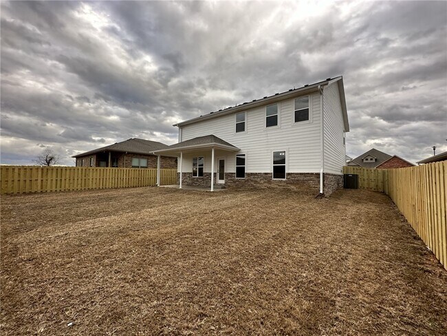 Building Photo - 2040 Tallgrass Ter