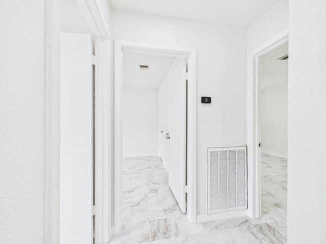 Building Photo - 506 Coppersmith Dr