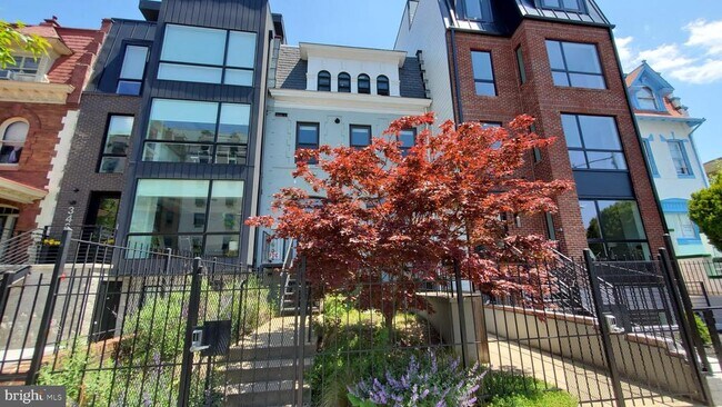 Building Photo - 3465 14th St NW