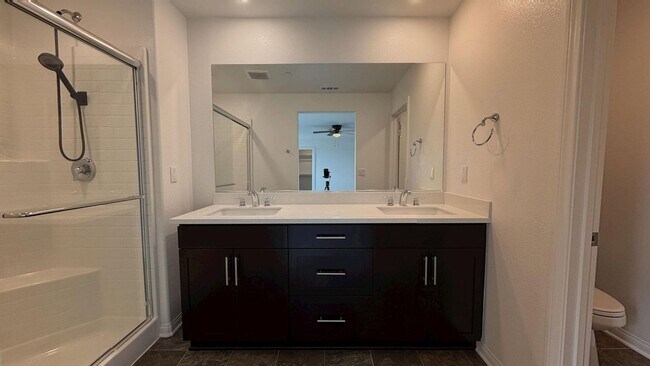 Building Photo - 1685 Camellia Ln