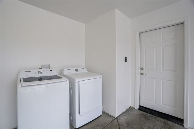 Building Photo - 3850 E Teri Ct
