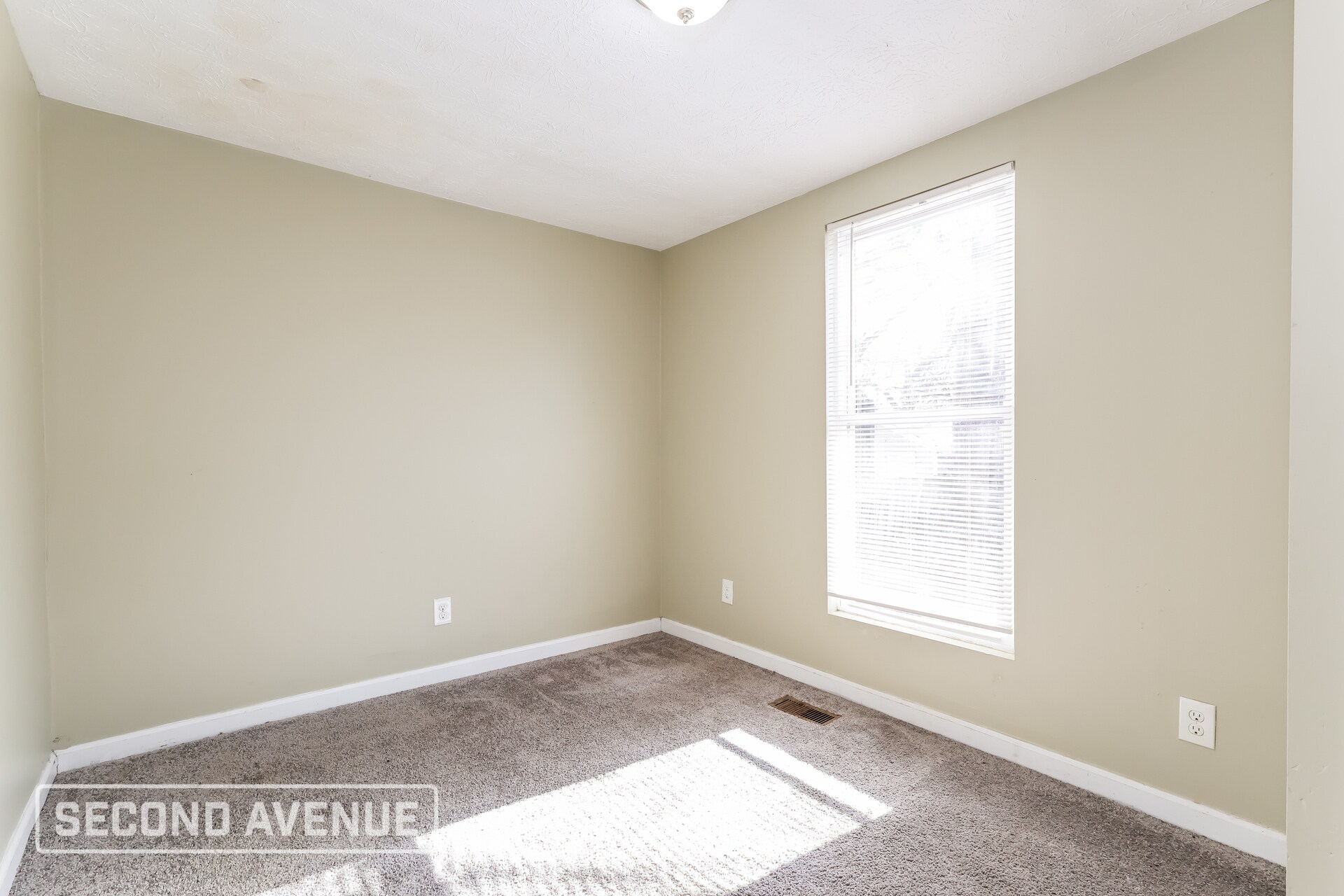 Building Photo - 540 Beecher St