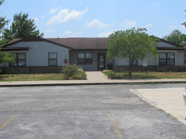 Primary Photo - Chesterton Manor Apartments