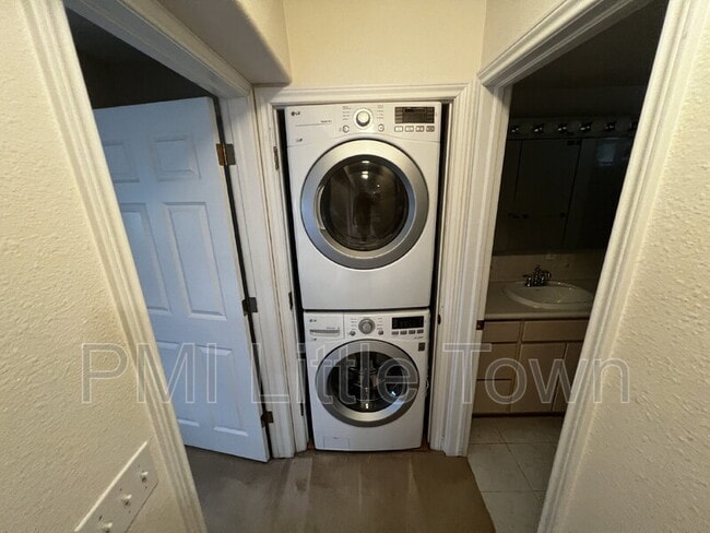 Building Photo - 8320 S Ammons St