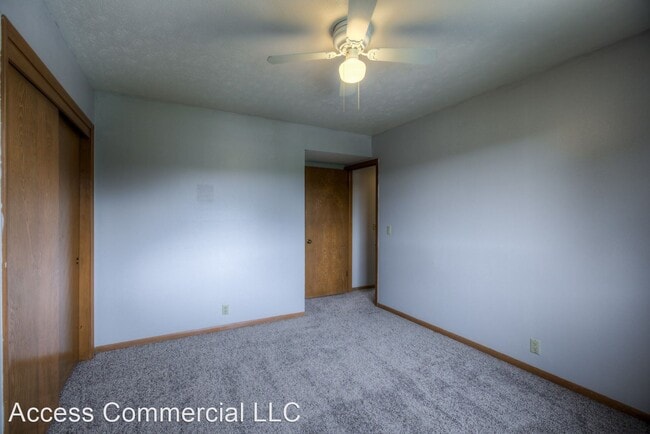 Building Photo - 2520-2528 S 60th St