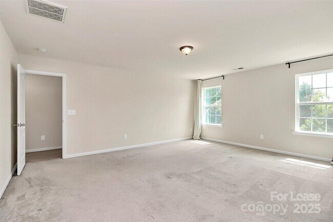 Building Photo - 16027 Harbor Hill Dr