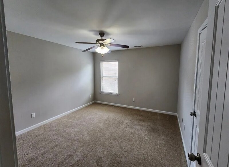 Building Photo - 1620 Townview Ln