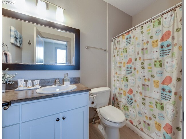 Building Photo - Incredible 2 Bed 1.5 Bath + Den  in N Portland near Peninsula Park! A/C and More!