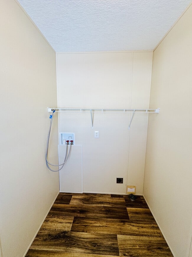 Building Photo - 116 Blissful Ct