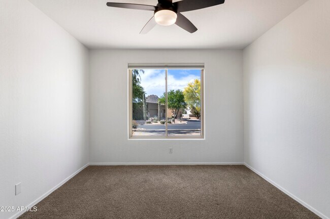 Building Photo - 11318 E White Feather Ln
