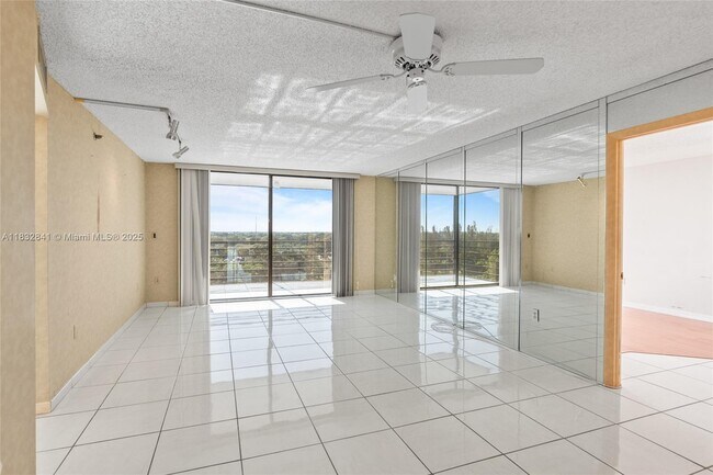 Building Photo - 1200 St Charles Pl