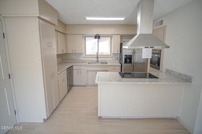 Building Photo - 3313 Cork Dr