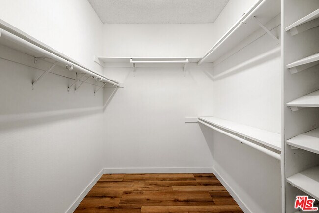 Building Photo - 1944 Glendon Ave