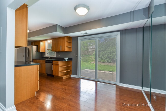 Building Photo - 453 Kensington Ct