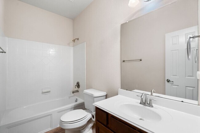Building Photo - 46 Black Swan Ct