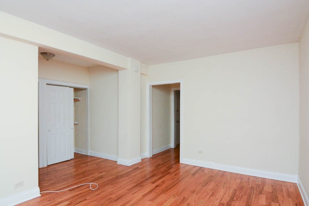 Building Photo - 1350 N Dearborn St