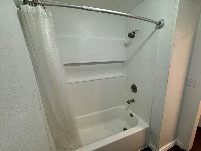 Building Photo - 1221 Houston St