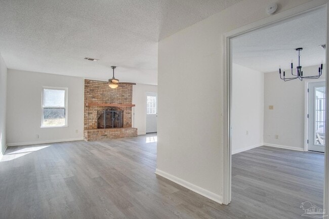 Building Photo - 4725 Clara St