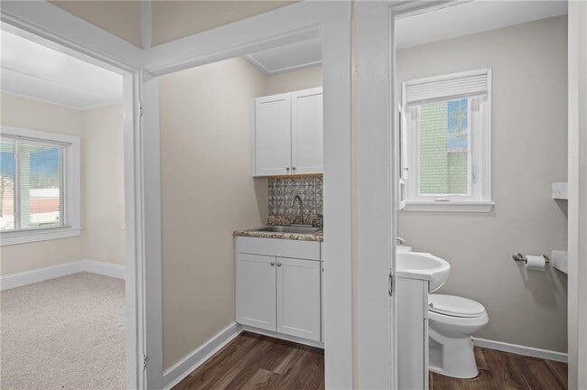 Building Photo - 14 Pearl St