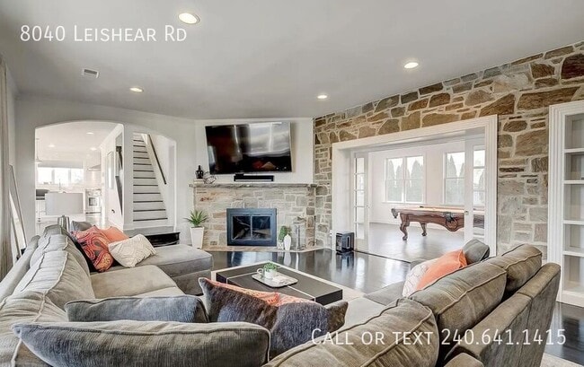 Building Photo - 8040 Leishear Rd