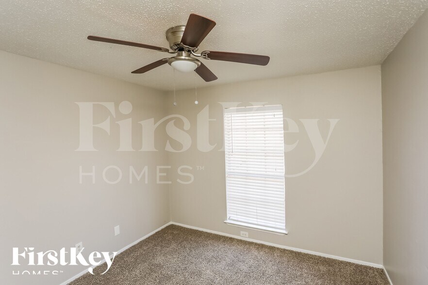 Building Photo - 612 Coolwood Ln