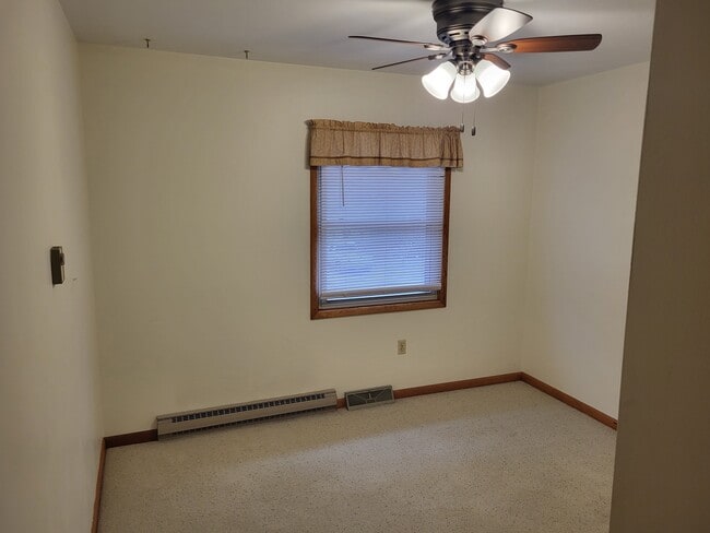 Building Photo - 1305 Whitney Ln